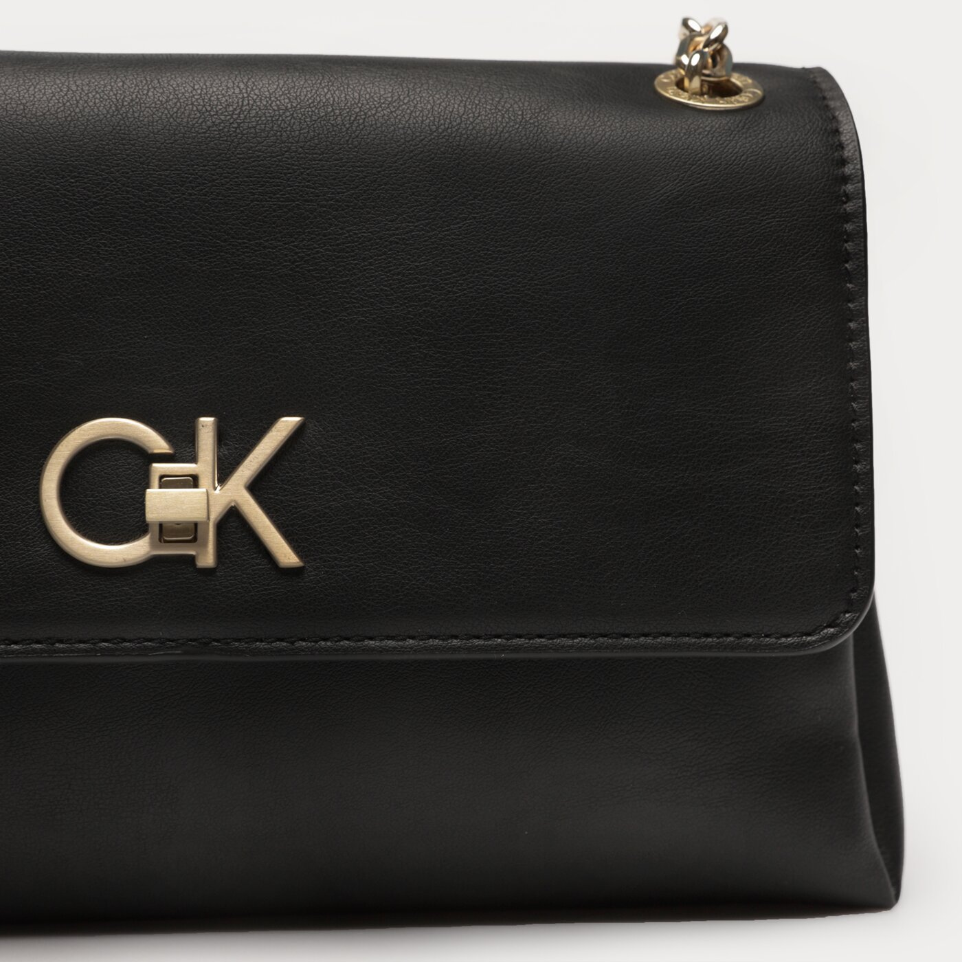 CALVIN KLEIN TOREBKA RE LOCK EW CONV CROSSBODY Kolor CZARNY