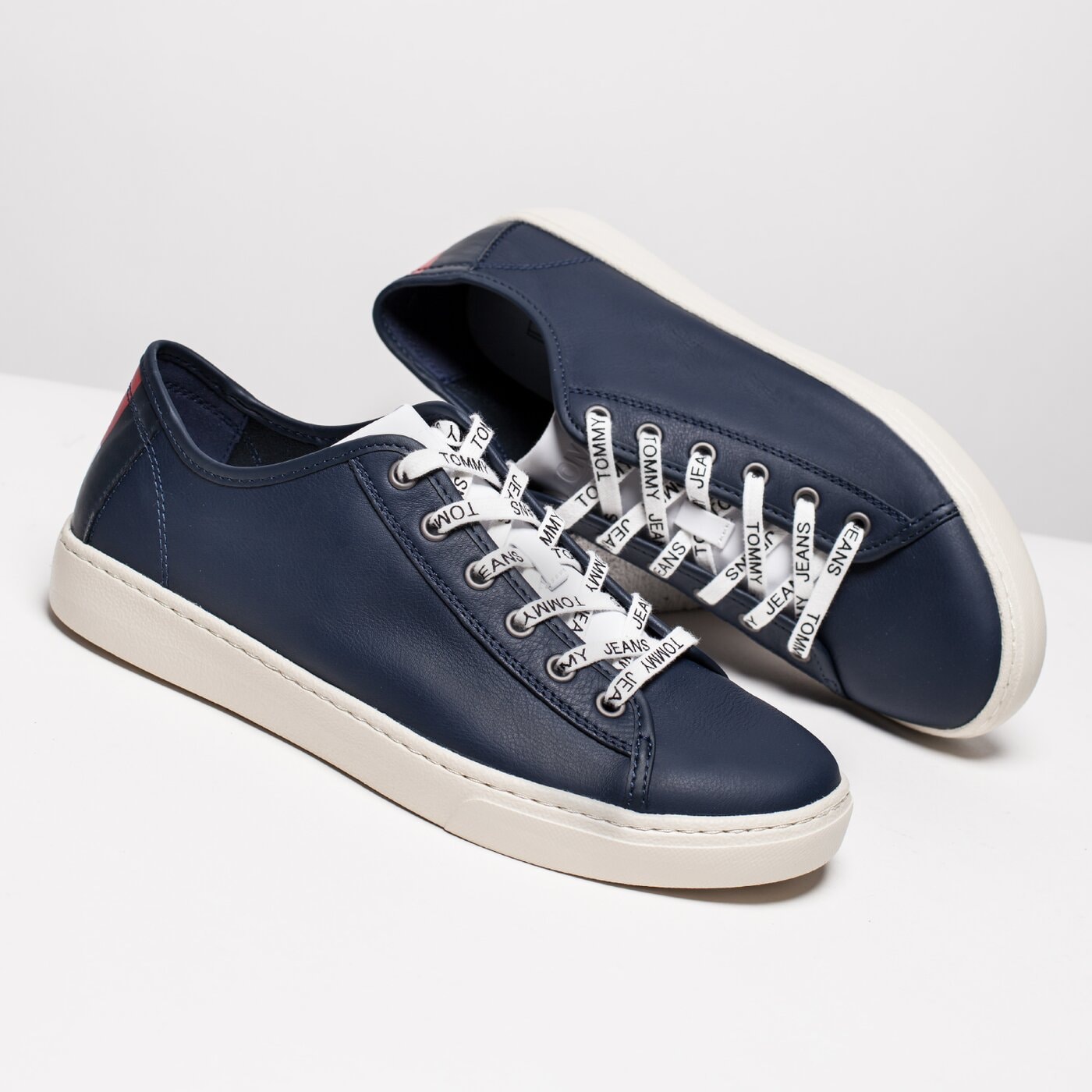 Tommy jeans best sale light leather low