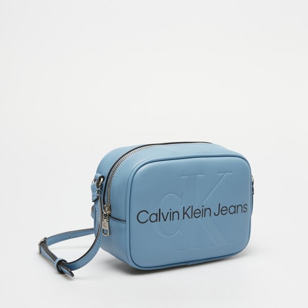 Damska torebka CALVIN KLEIN TOREBKA SCULPTED CAMERA BAG18 MONO k60k610275cez kolor niebieski