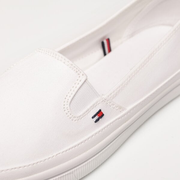 Damskie trampki TOMMY HILFIGER ESSENTIAL KESHA SLIP-ON fw0fw07121ybs kolor biały