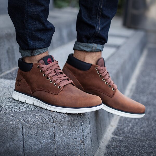 Męskie buty za kostkę TIMBERLAND BRADSTREET CHUKKA LEATHER tb0a13ee2141 kolor brązowy