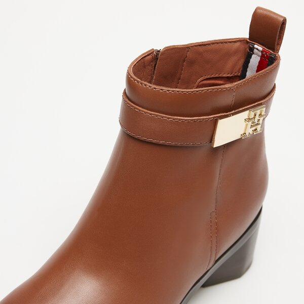 Damskie botki / sztyblety TOMMY HILFIGER TH LOGO MID HEEL BOOTIE fw0fw08179gpk kolor brązowy