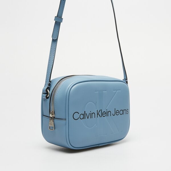 Damska torebka CALVIN KLEIN TOREBKA SCULPTED CAMERA BAG18 MONO k60k610275cez kolor niebieski